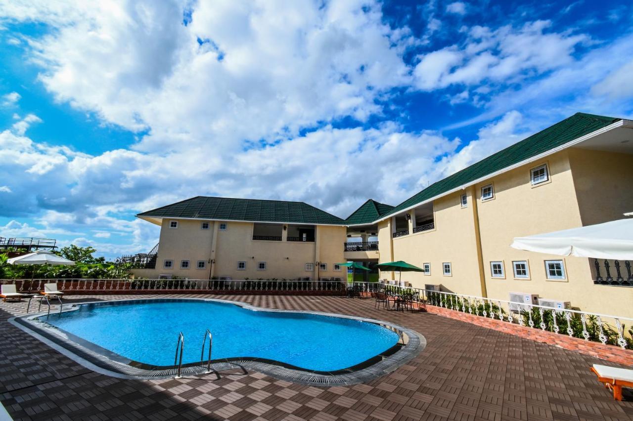 Faith Cricket Club & Resort Bhopal Esterno foto