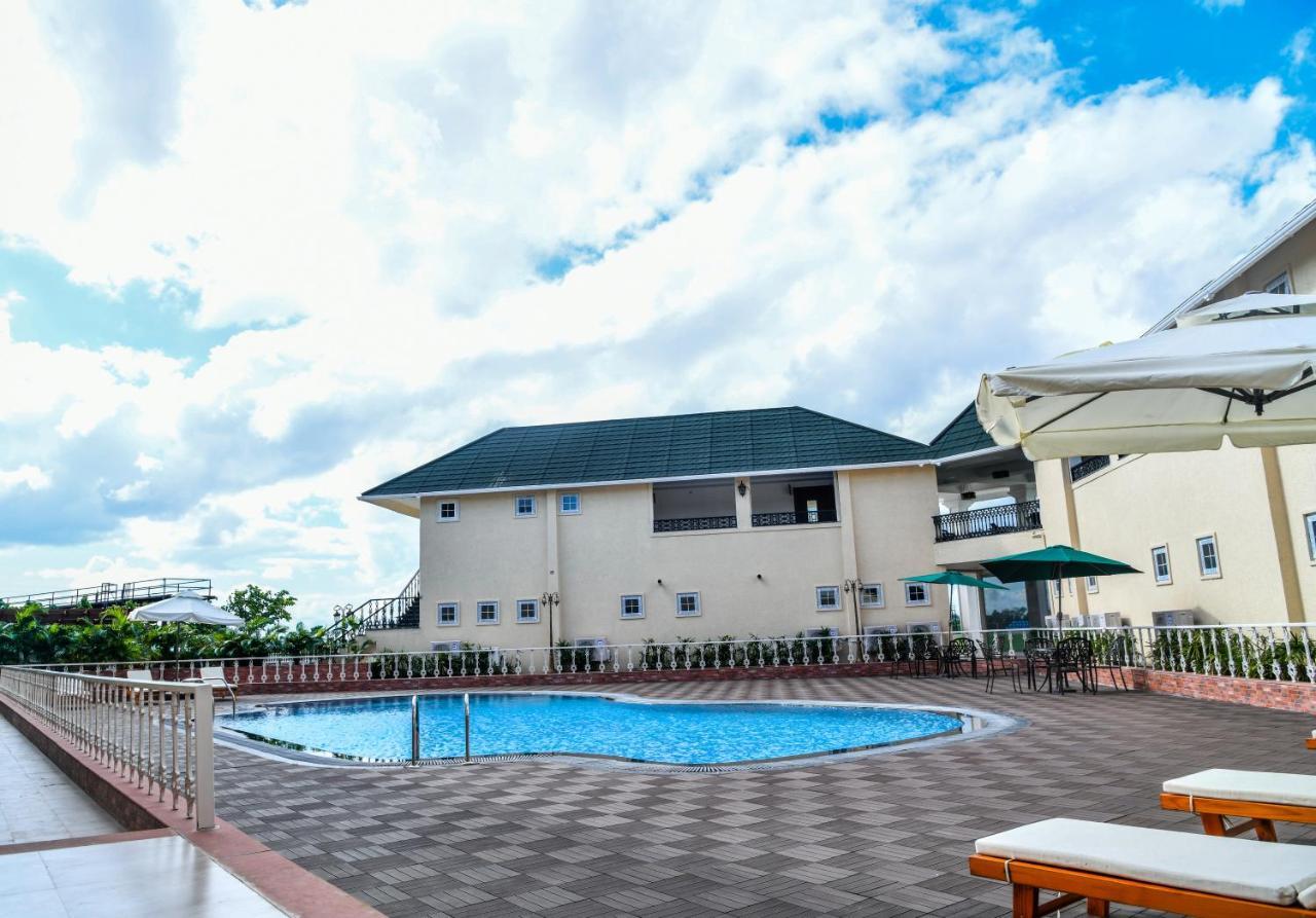 Faith Cricket Club & Resort Bhopal Esterno foto