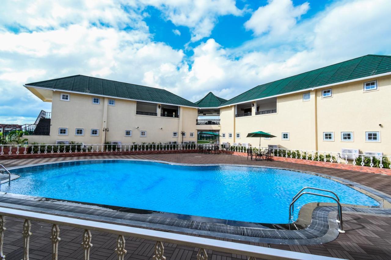 Faith Cricket Club & Resort Bhopal Esterno foto