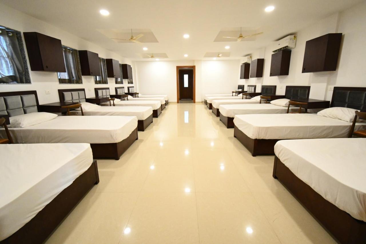 Faith Cricket Club & Resort Bhopal Esterno foto