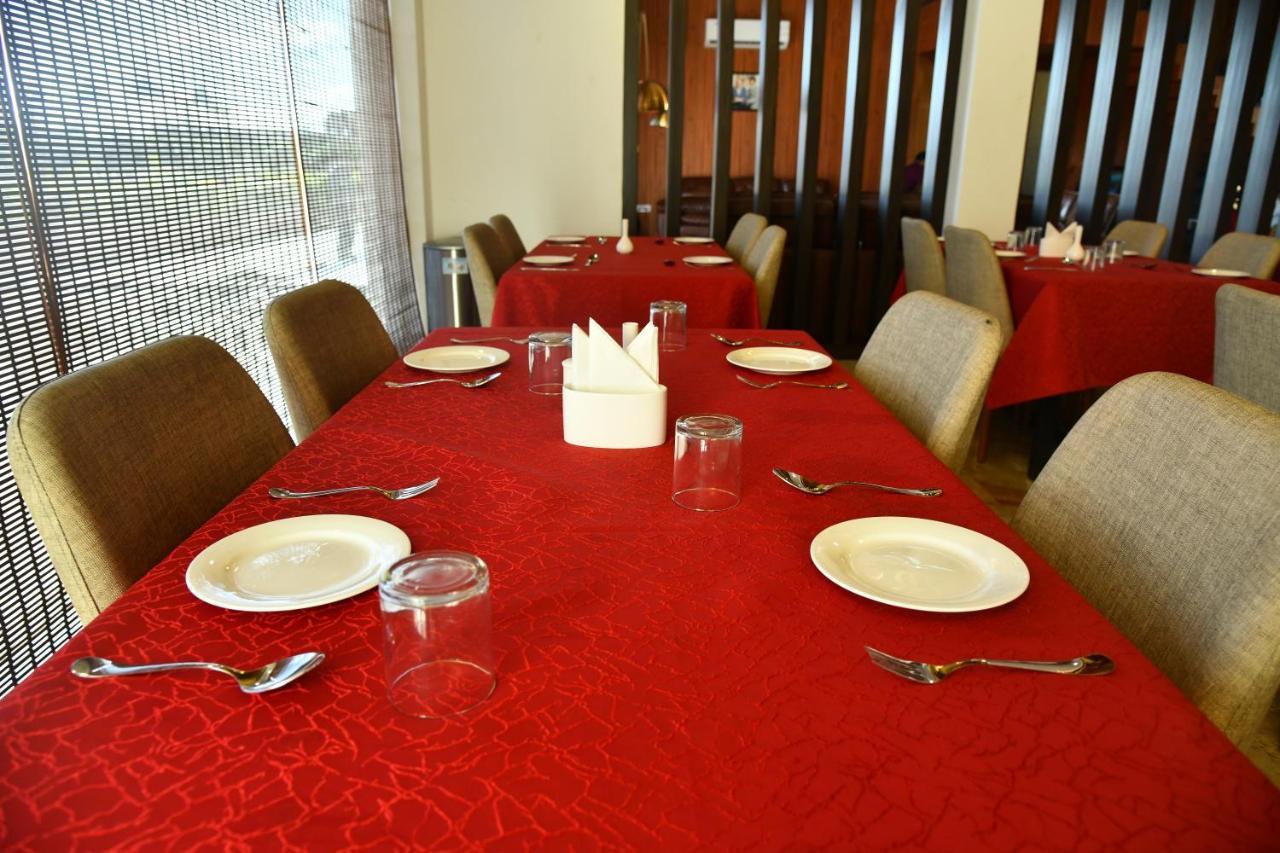 Faith Cricket Club & Resort Bhopal Esterno foto