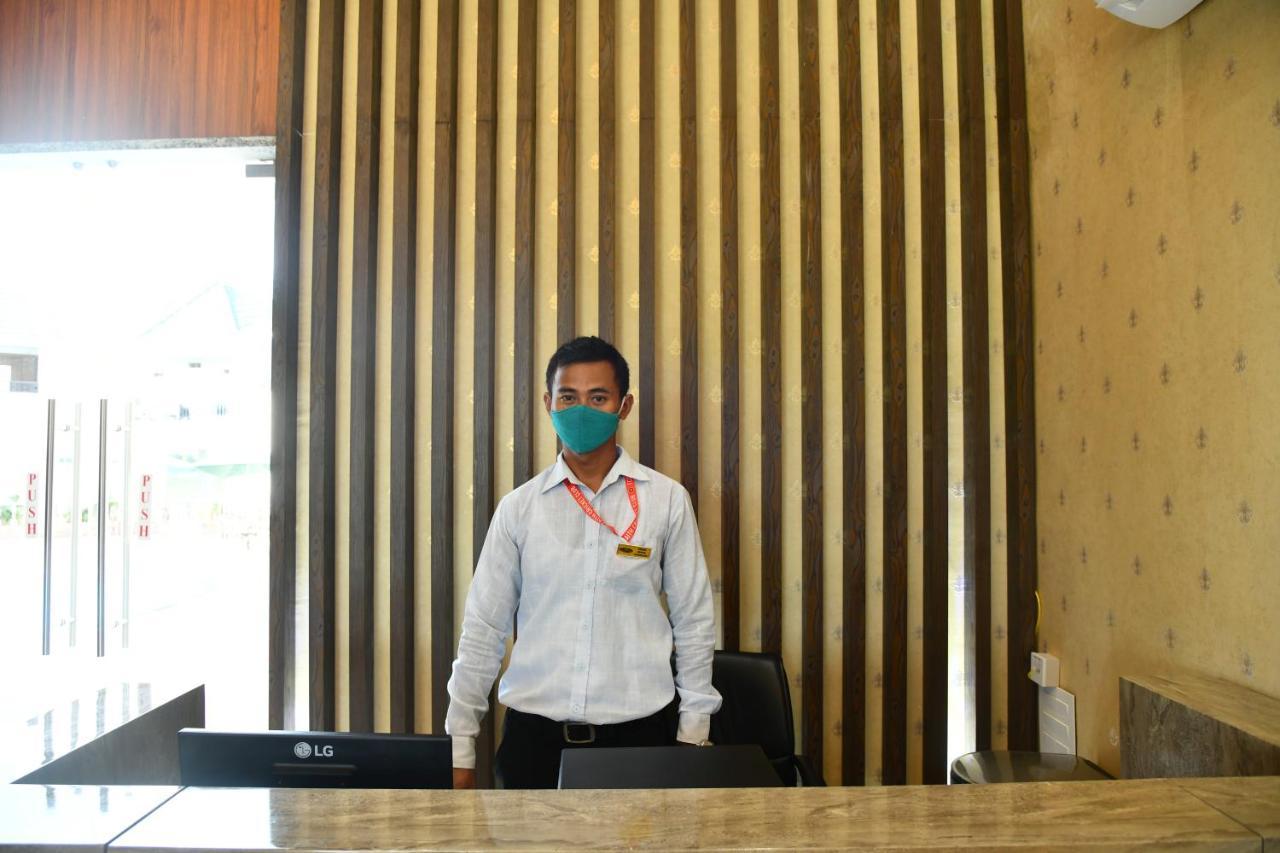 Faith Cricket Club & Resort Bhopal Esterno foto